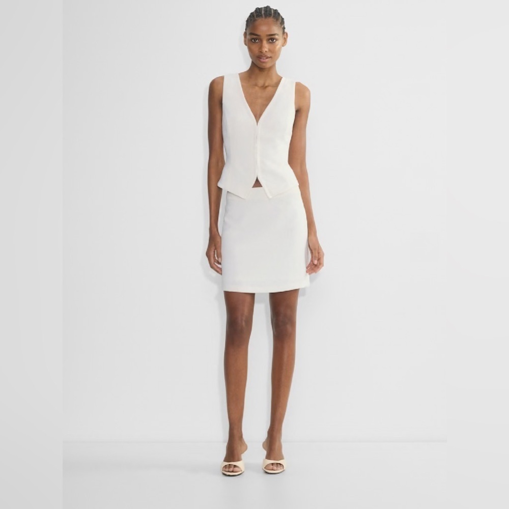 Aritzia Wilfred Classic Mini Skirt
